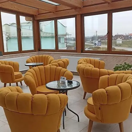 فندق Smestaj & Protic 4*